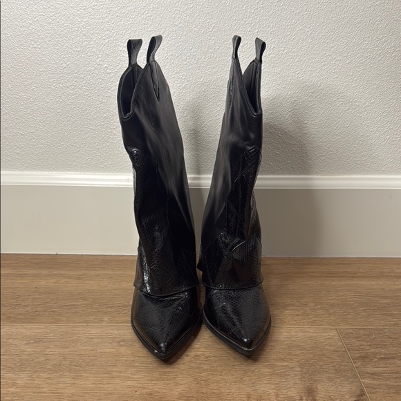 Black Heeled Boots with Classic Western Style - Picture 2 of 8